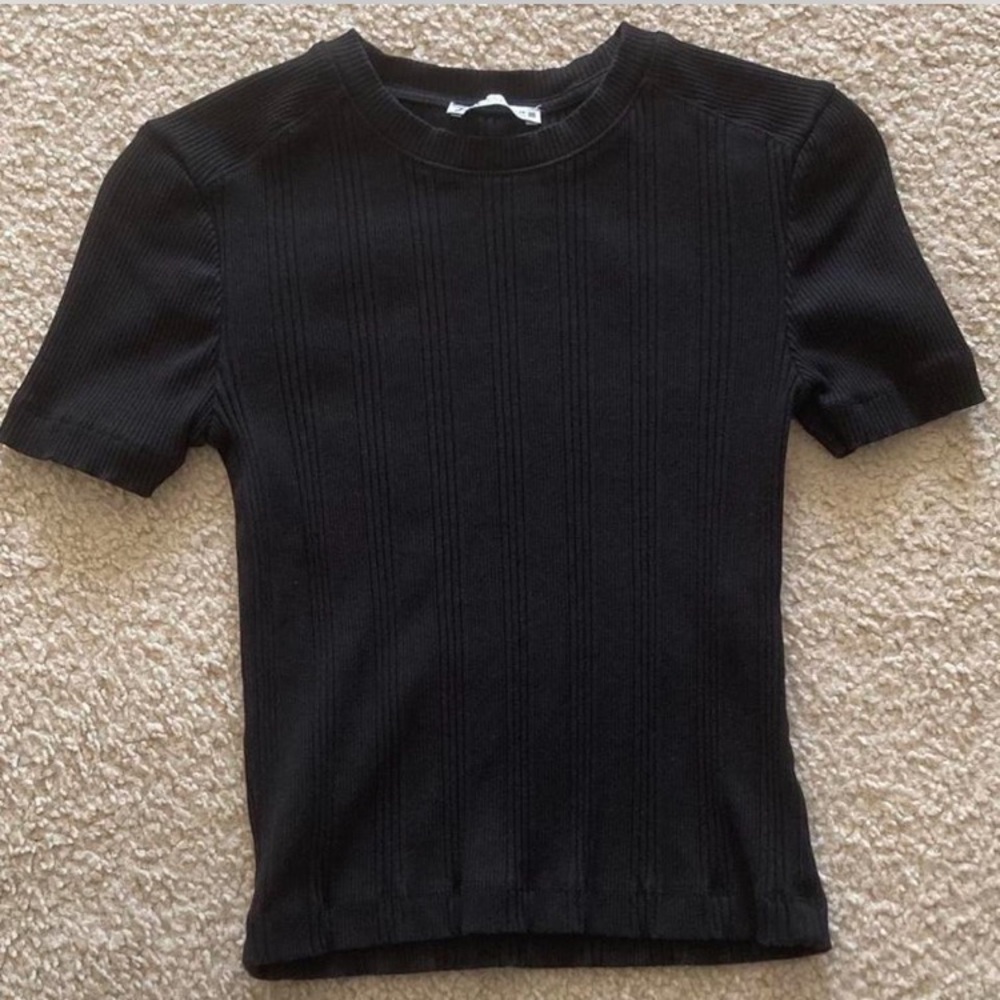Black Ribbed Short Sleeve Top